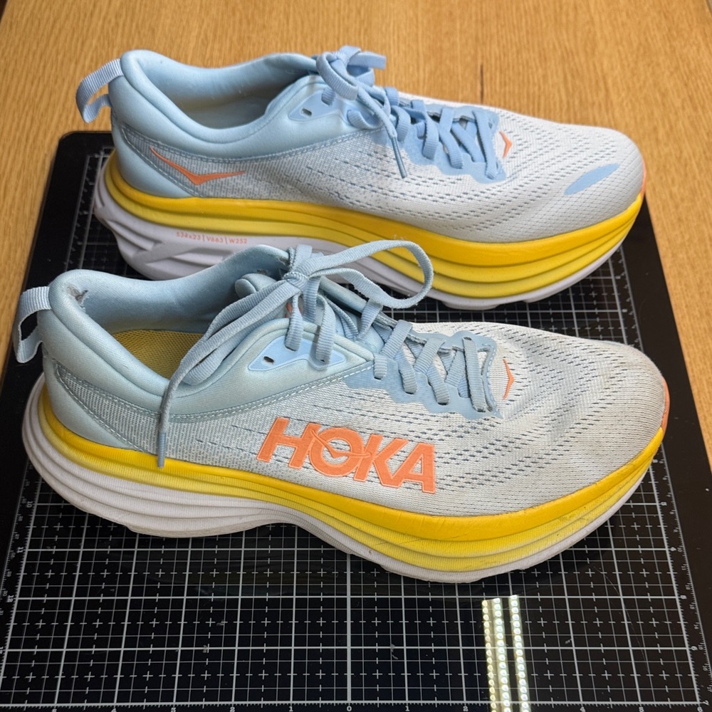 Hoka Bondi 8 Women’s 9.5 left shoe new size 9.5